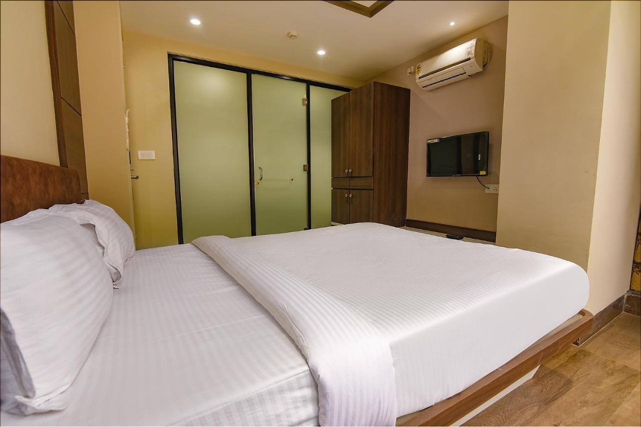 Fabhotel Eros 282 - Nr Sreebhumi Liluāh Exterior foto